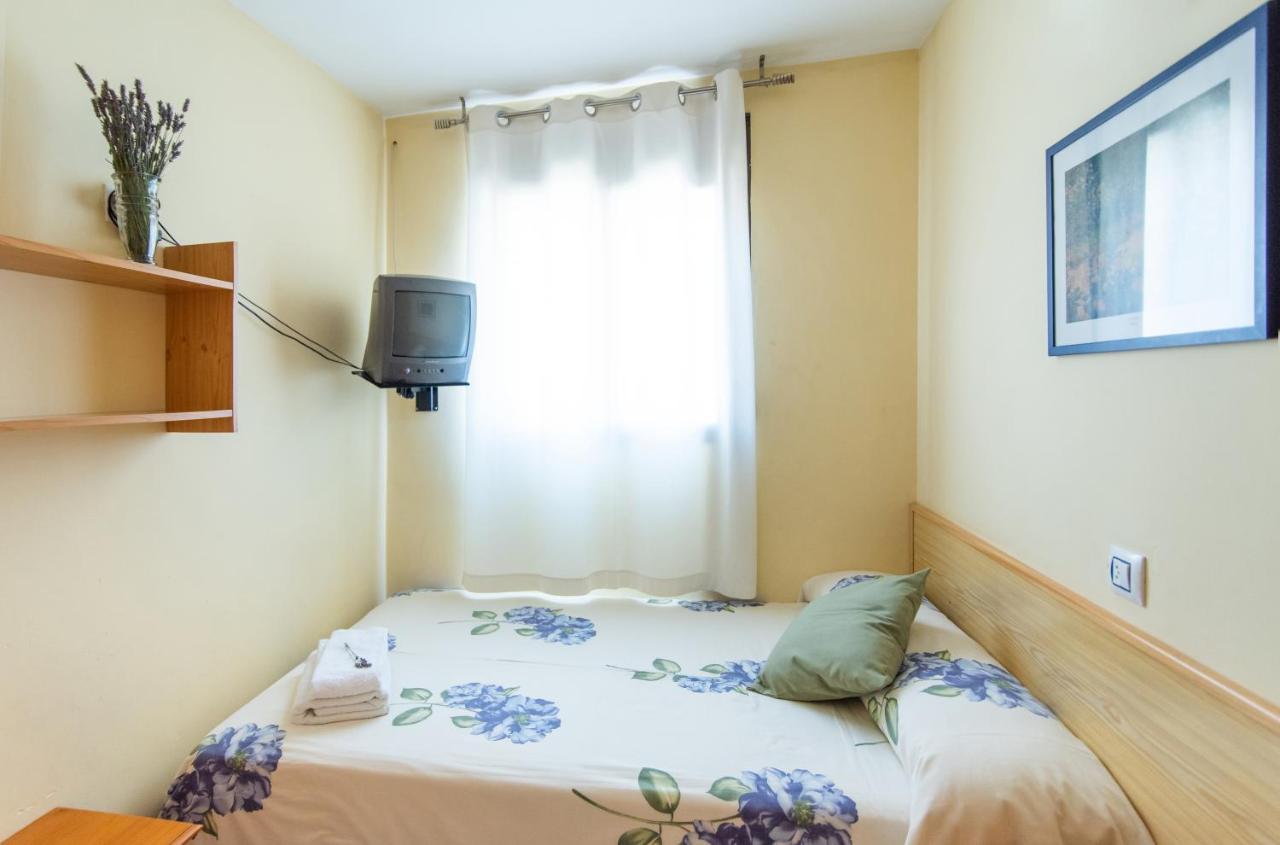 Apartamentos Maribel Calaceite Bagian luar foto