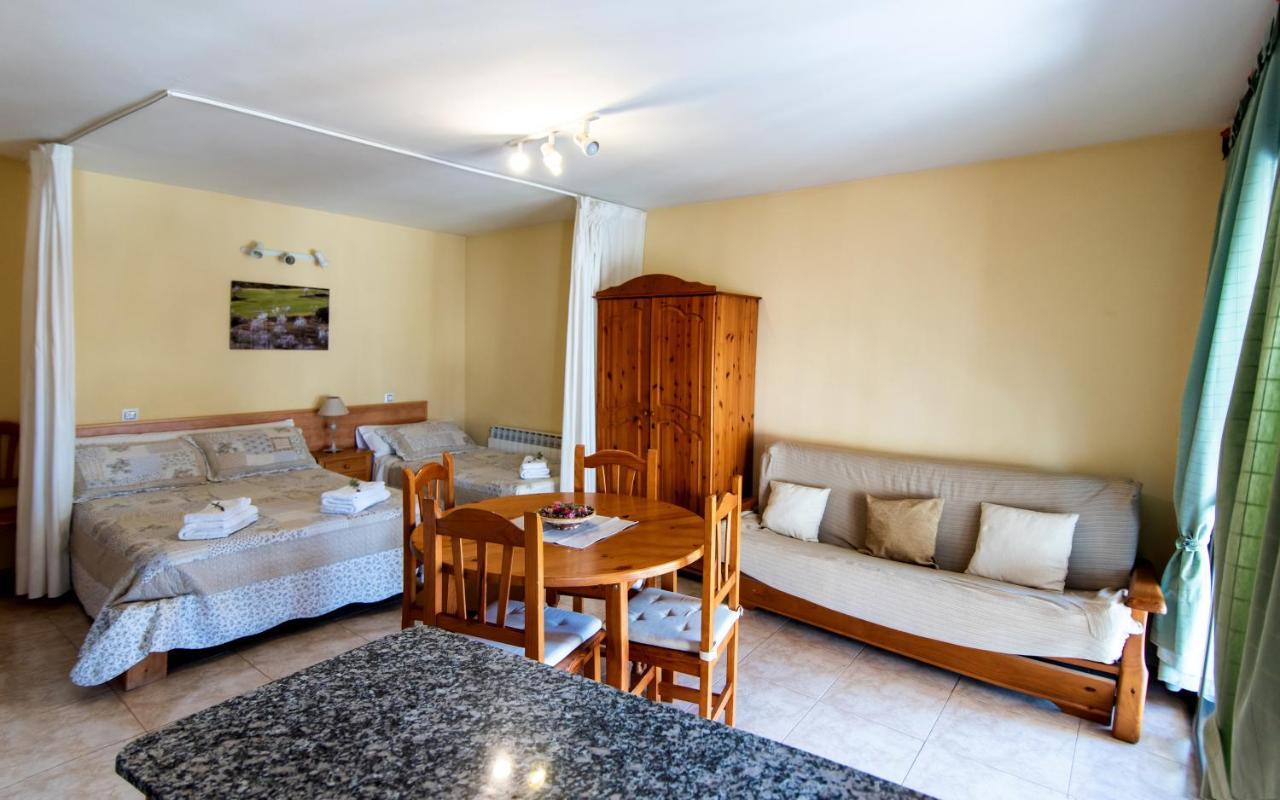 Apartamentos Maribel Calaceite Bagian luar foto