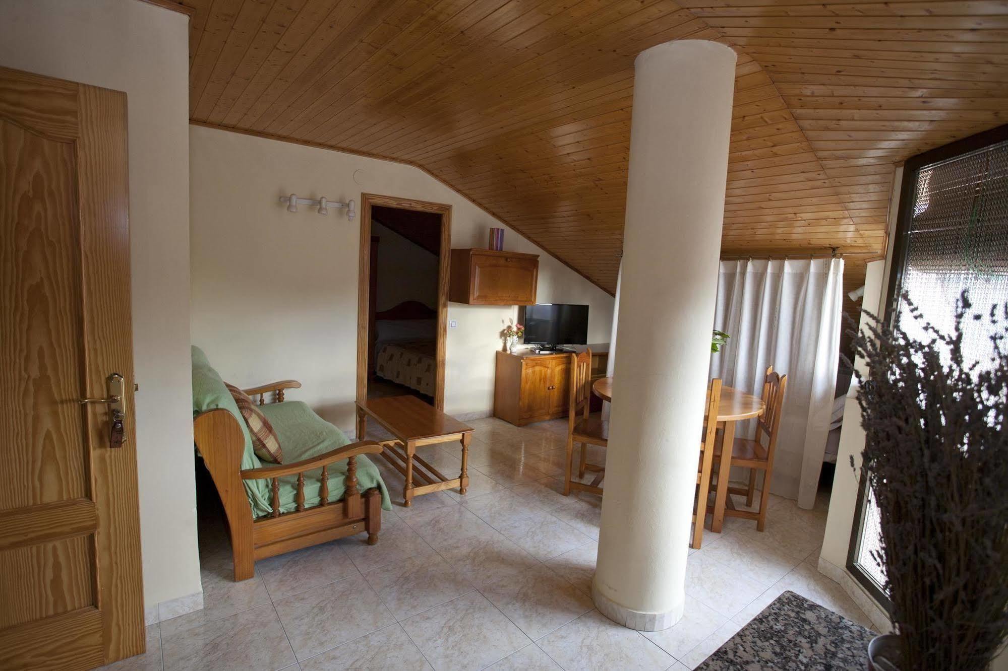 Apartamentos Maribel Calaceite Bagian luar foto